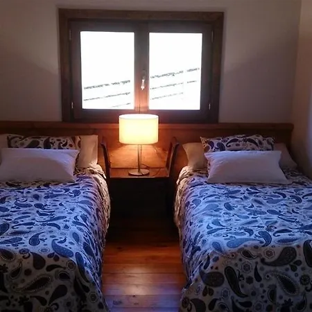 Chalet Casa Con Encanto, Jardin, Vistas Y Piscina Estavar